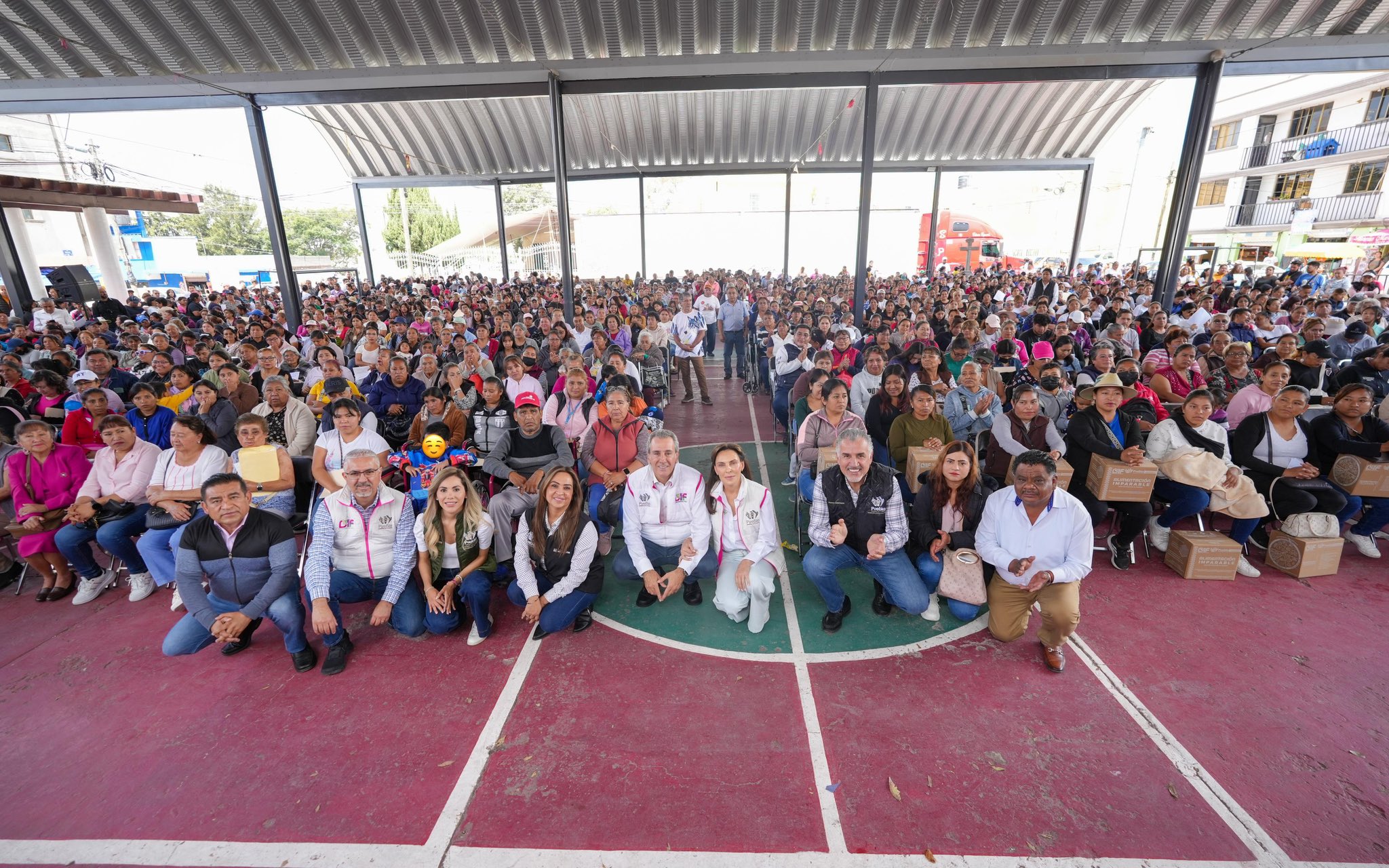 Pepe Chedraui da despensas